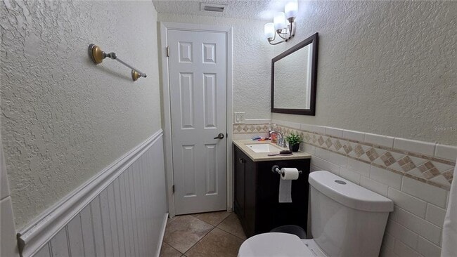 Building Photo - 7340 Brentwood Dr