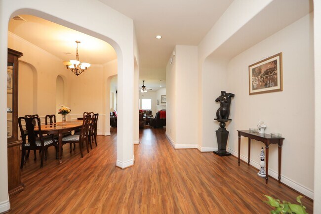 Building Photo - 23310 Parkway Lakes Ln