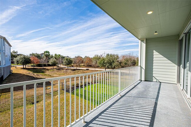 Building Photo - 2706 Veranda Terrace