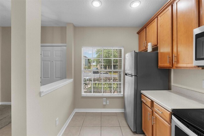 Building Photo - 10325 Manderley Way