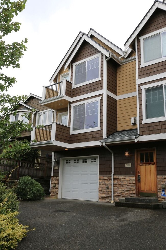 Building Photo - Wallingford 3bd/3.5ba, Private Patio, Garage