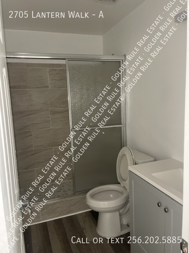 Building Photo - 2705 Lantern Walk SE