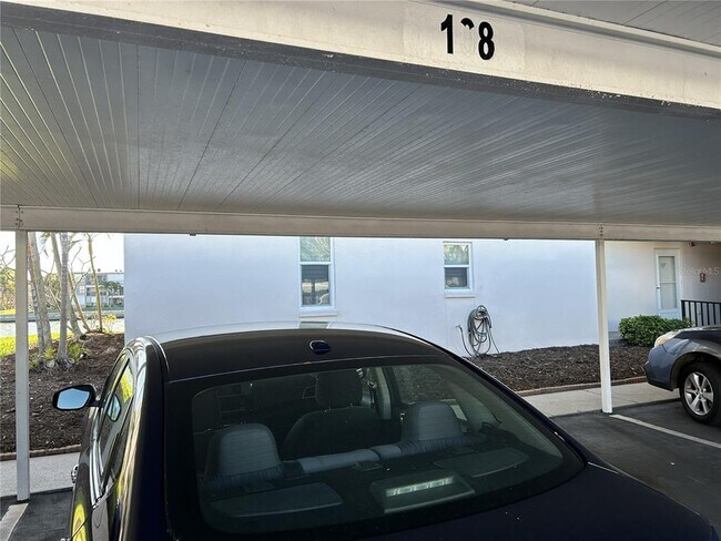 Building Photo - 7625 Sun Island Dr S