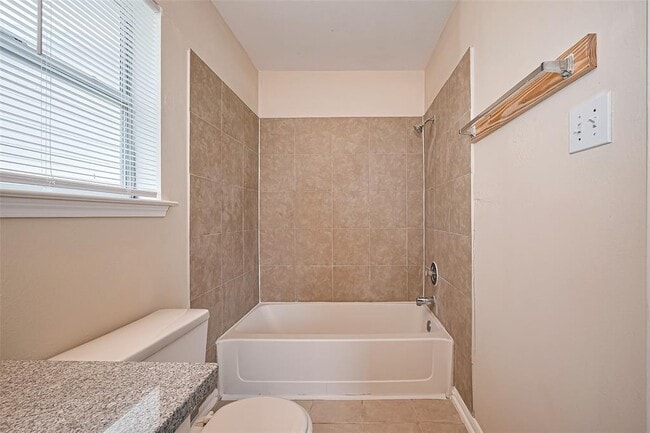 Building Photo - 7203 River Pines Dr