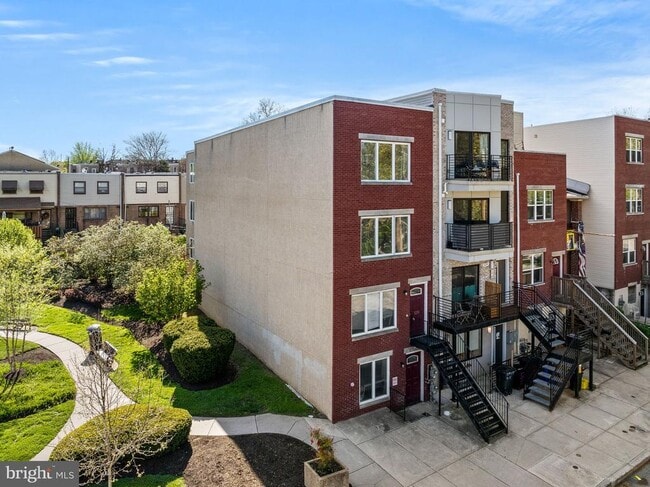 Building Photo - 1256 S 45th St