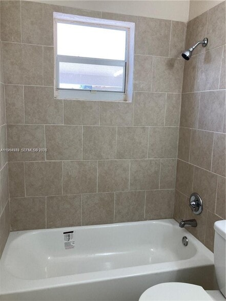 Building Photo - 534 NW 23rd Ave