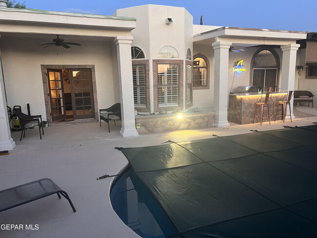 Building Photo - 1009 Sun Ridge Dr