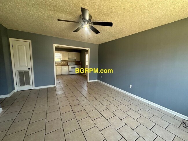 Building Photo - 3 BD, 2 BA, Home in Cabot