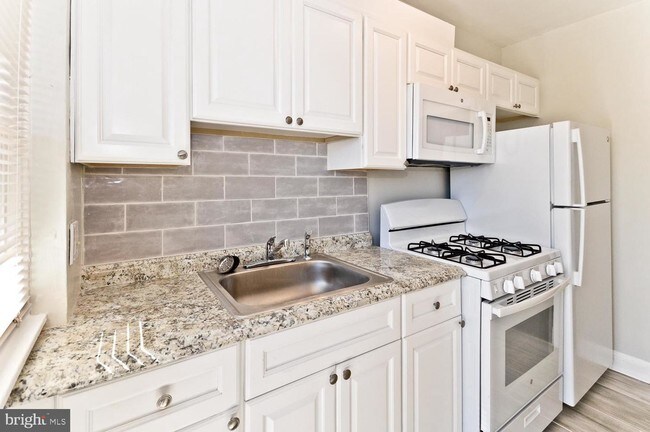 Building Photo - 1209 Savannah St SE