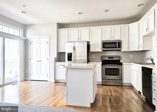 Building Photo - 13117 Tannery Ridge Dr