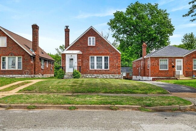 Building Photo - 44 Jendale Ct