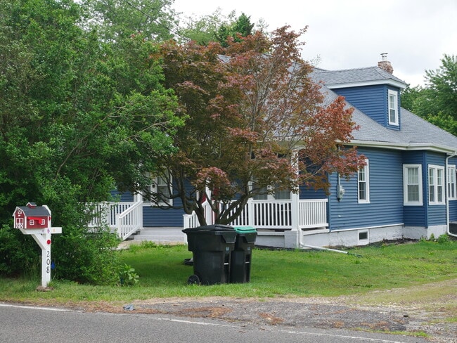 Building Photo - 208 Vineyard Rd