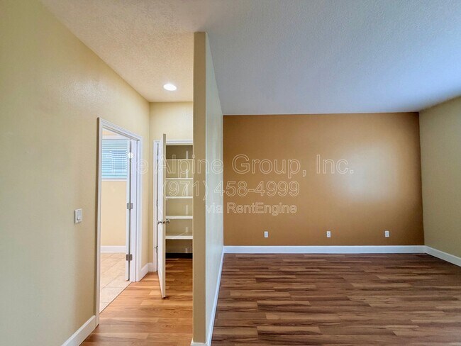 Building Photo - 13760 SW Mapleview Ln