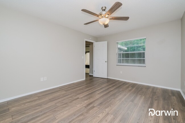 Building Photo - 4906 Oakshire Dr