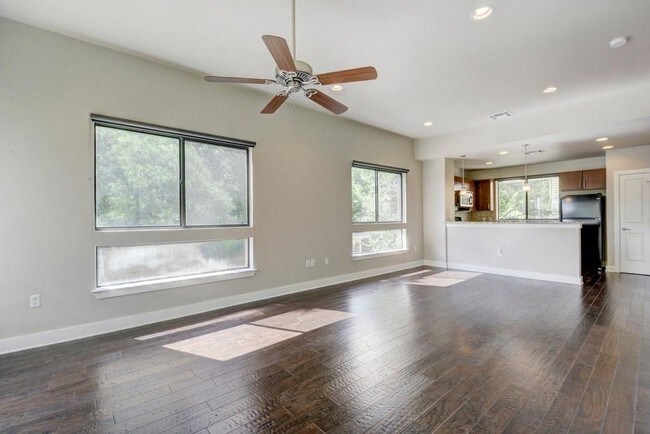 Building Photo - 304 W Alpine Rd