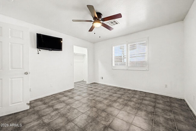 Building Photo - 6116 S Borego Rd