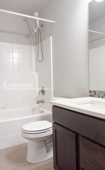 Building Photo - 129 SW 185th Ln