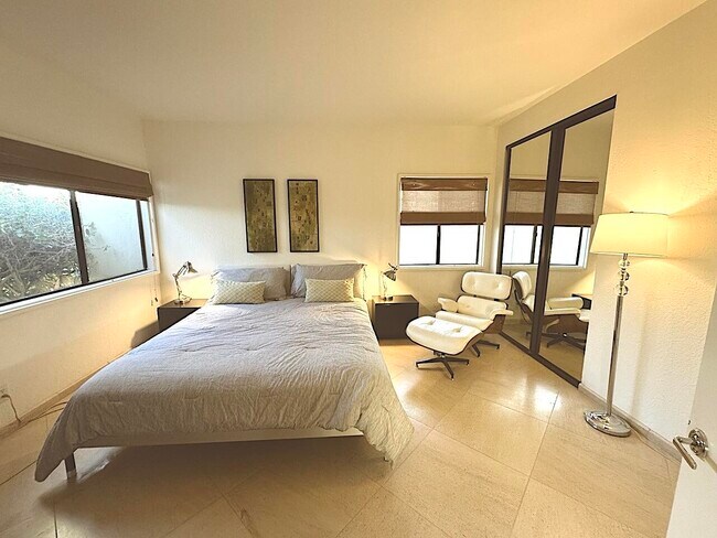 Building Photo - 72771 Skyward Way