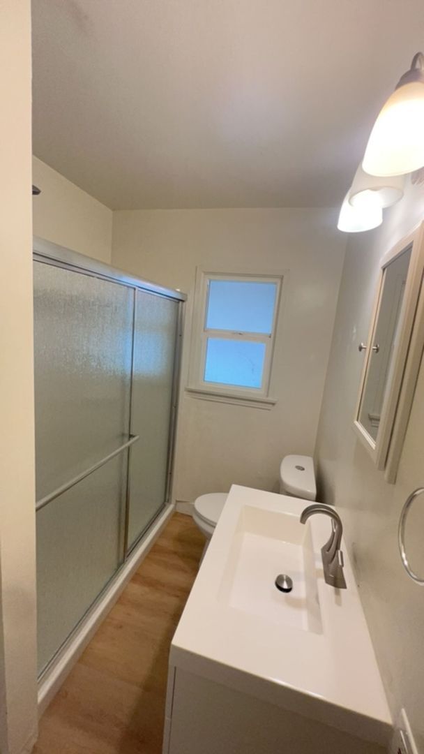 Building Photo - Charming Home in the well-established Riverside neighborhood!