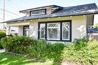 Building Photo - Grand (384-394) South