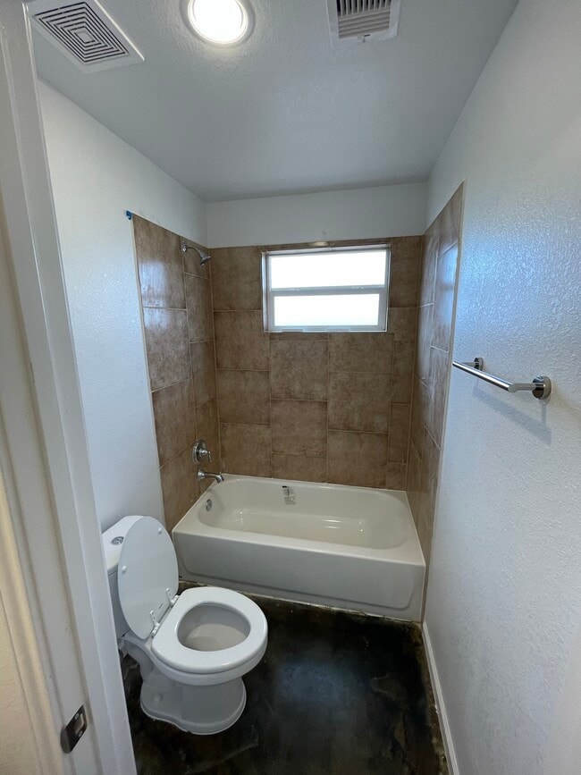 Building Photo - 410 Sugar Haven