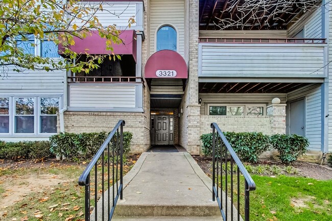 Building Photo - Fully Renovated - Top Floor 2BD/2BA Condo ...