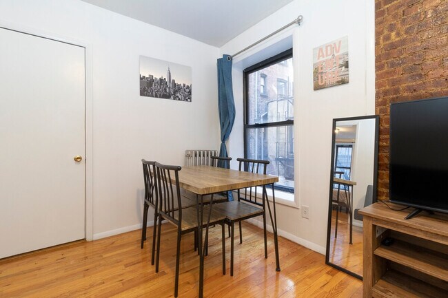 Building Photo - 215 B E 95th St