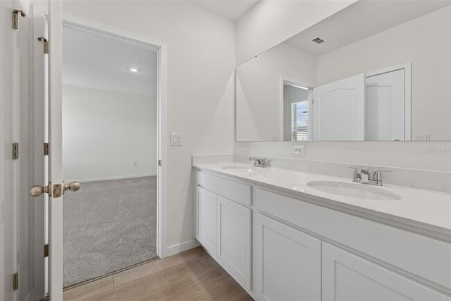 Building Photo - 2893 House Finch Rd
