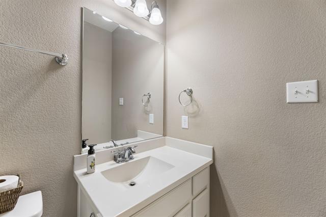 Building Photo - 15801 Canyon Ridge