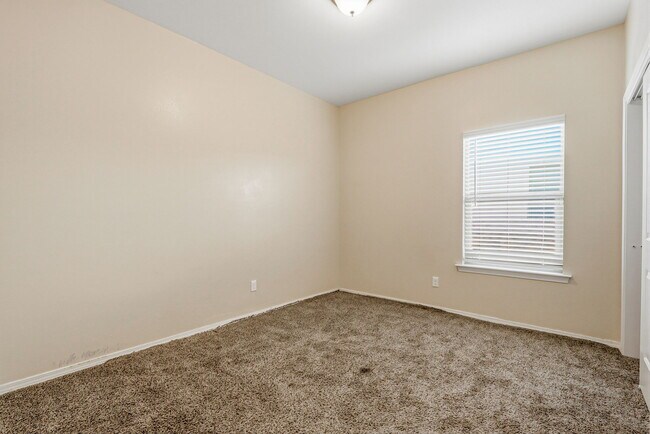Building Photo - 14920 Willie Worsley Ave