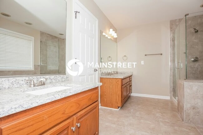 Building Photo - 4 Bedroom Pet-Friendly Home in Matthews, NC with Main Street Renewal