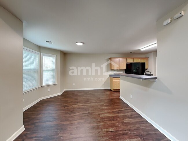 Building Photo - 219 Highland Falls Dr