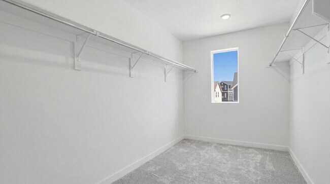 Building Photo - 154 E Parade Ave