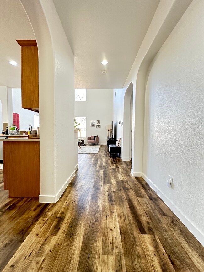 Building Photo - 3724 Pine Needle Cir