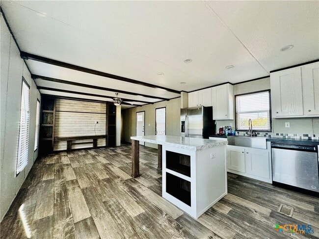 Building Photo - 2995 Barr Ln