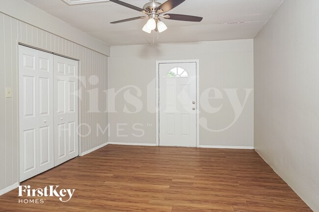 Building Photo - 1633 Hayworth Rd