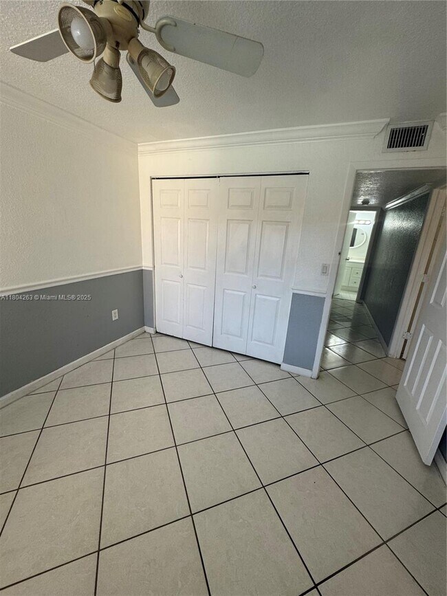 Building Photo - 4670 W 13th Ln