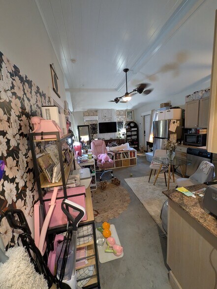 Building Photo - 12 E 54th St