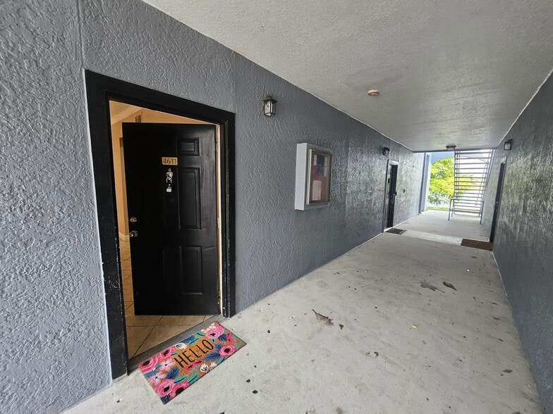 Building Photo - 5525 Pga Blvd