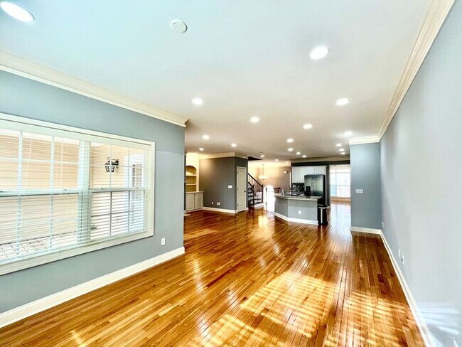 Building Photo - 12821 Doe Dr