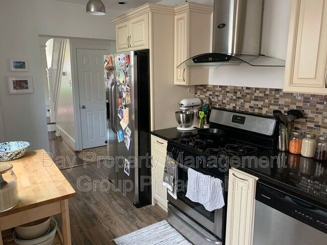 Building Photo - 2018 N Hancock St