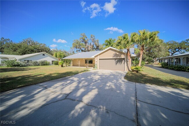 Building Photo - 1250 Riverbend Dr