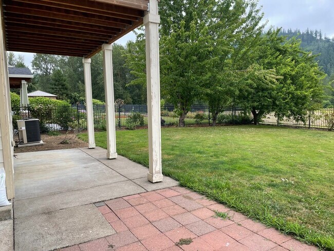Building Photo - 2175 Mayfly St