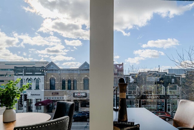 Building Photo - 127 N Appleton St