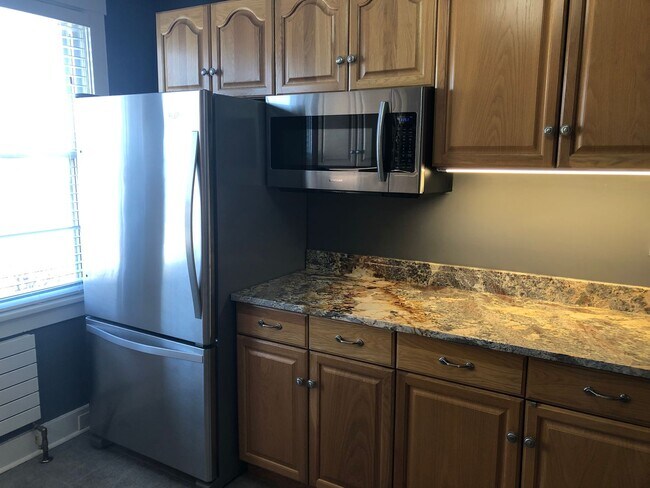 Building Photo - Beautifully Rehabbed Central Oakmont apart...