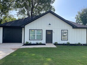 Building Photo - Beautiful New Construction Home in Whiteho...