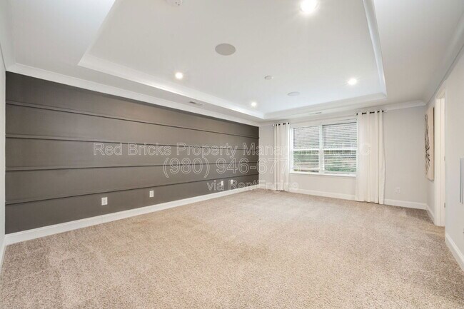 Building Photo - 19016 Yellow Birch Dr