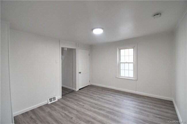 Building Photo - 23 Wawayanda Ave