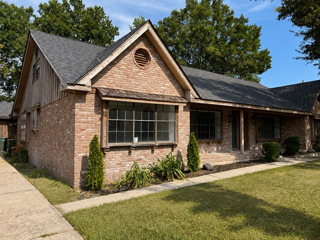 Building Photo - 440 Linda Dr
