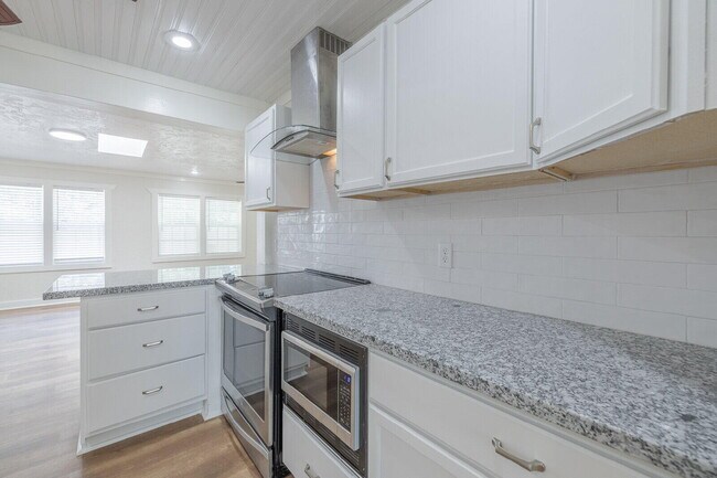 Building Photo - 2721 29th St